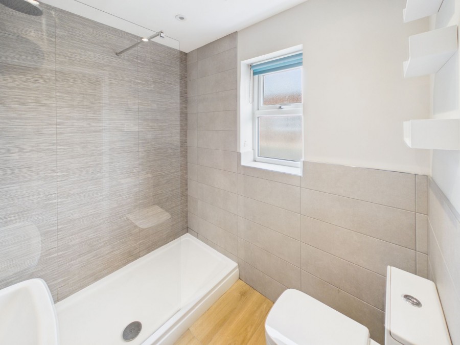 Images for West End Falls, Nafferton, YO25