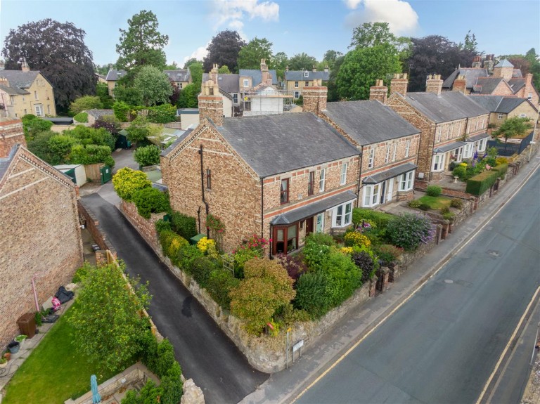 View Full Details for 9 Middlecave Road, Malton, North Yorkshire, YO17 7JH