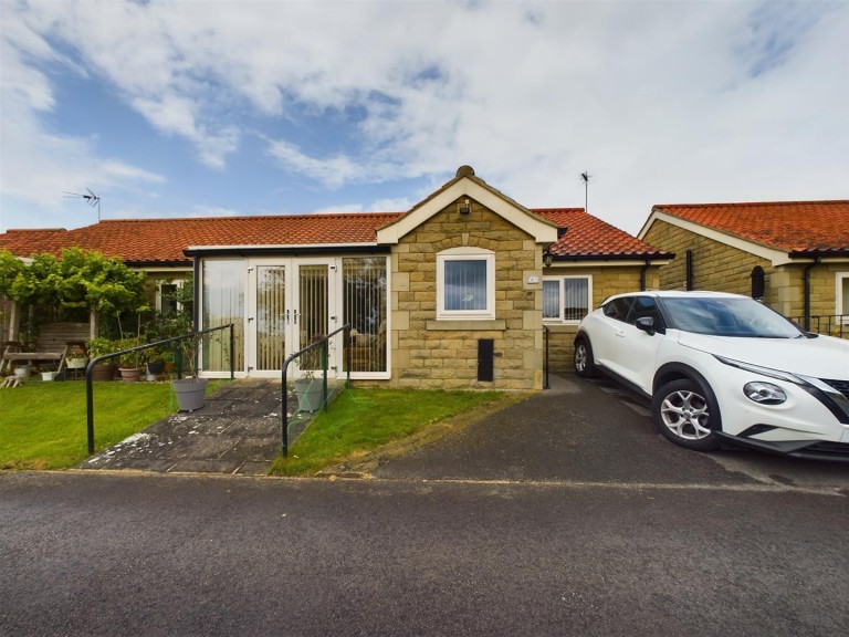 View Full Details for 6 Hurrell Lane, Hurrell Court, Thornton-Le-Dale, Pickering, YO18 7QR
