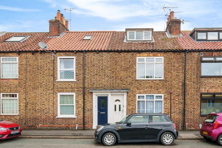 View Full Details for 8 St. Johns Road, Driffield, YO25 6RG