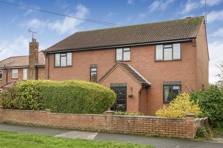 View Full Details for 7a, Woldholme Avenue Driffield, East Yorkshire, YO25 6RW