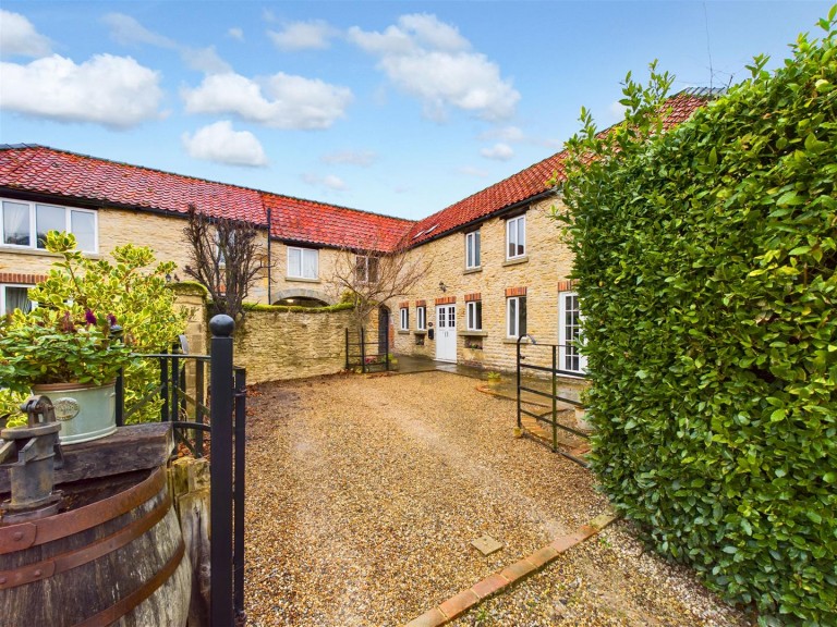 View Full Details for Stable Cottage, Wydale, Brompton-By-Sawdon, Scarborough, YO13 9DG5