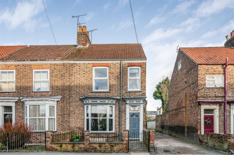 View Full Details for 29, Victoria Road Driffield, East Yorkshire, YO25 6UG
