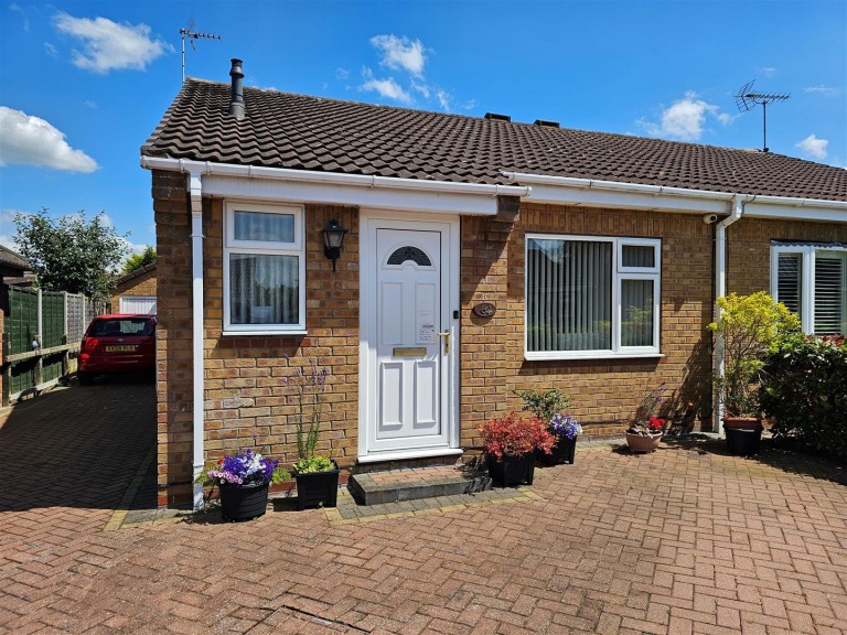 View Full Details for 61 Bracken Road, Driffield, YO25 6UP