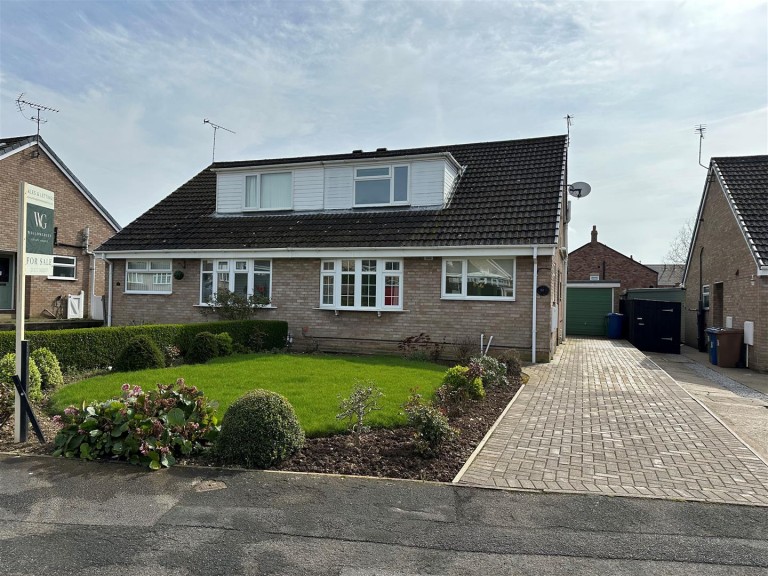 View Full Details for 38 Greenlands, Driffield, YO25 5HY
