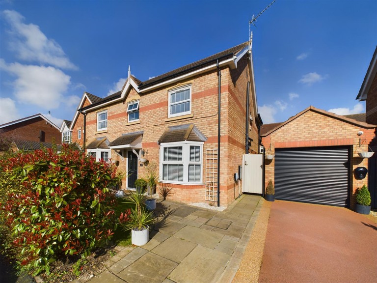 View Full Details for 4 Bethell Walk, Driffield, YO25 5PD
