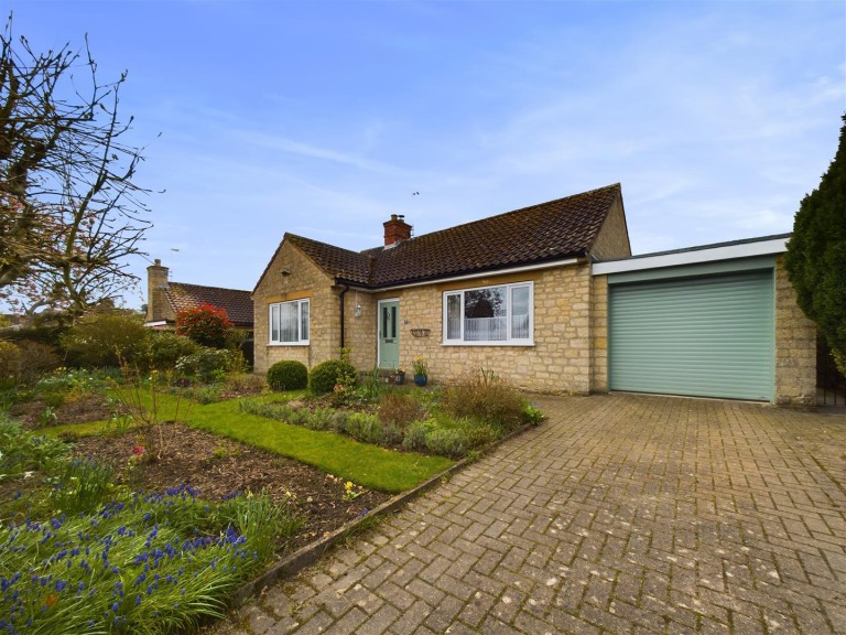 View Full Details for 8, Withington Road, Helmsley, York, North Yorkshire, YO62 5HE