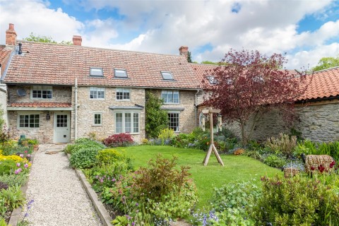 Beestone Cottage, Aislaby, Pickering, YO18 8PE