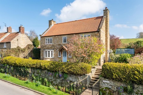 Redlands, 28 Main Street, Ebberston, Scarborough, YO13 9NS