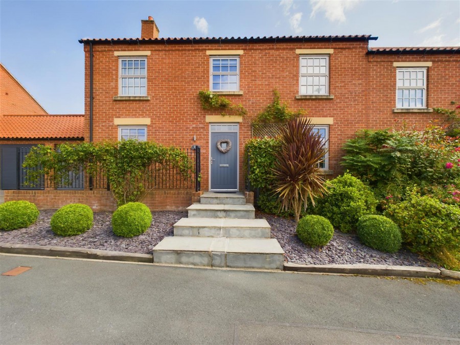 Images for 18 Field View Close, Ampleforth, York, North Yorkshire YO62 4EL