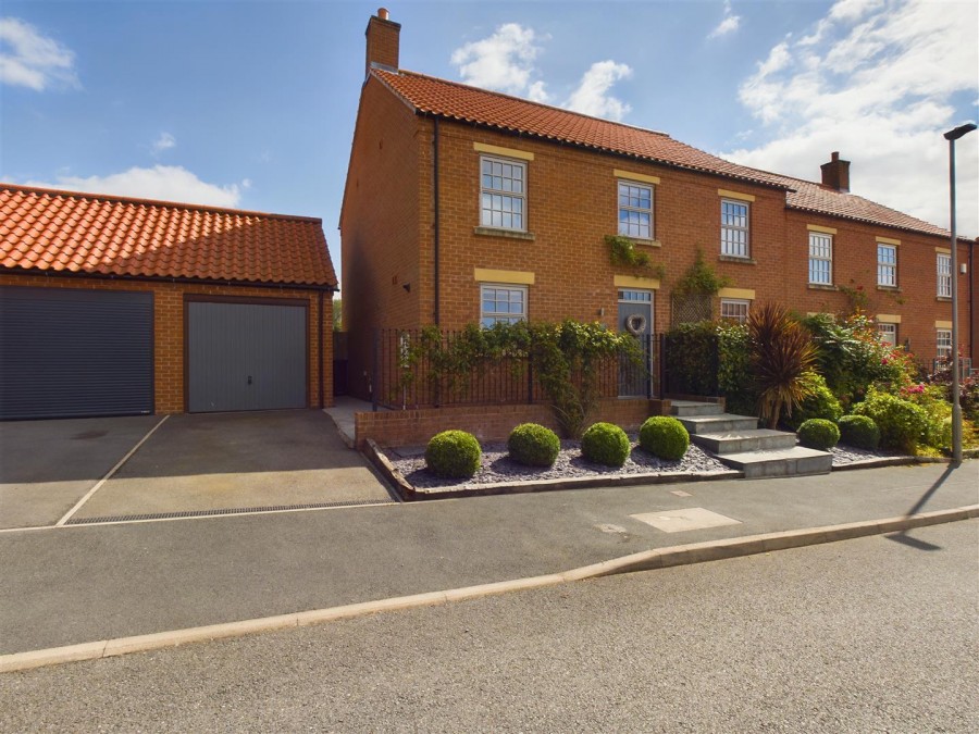 Images for 18 Field View Close, Ampleforth, York, North Yorkshire YO62 4EL