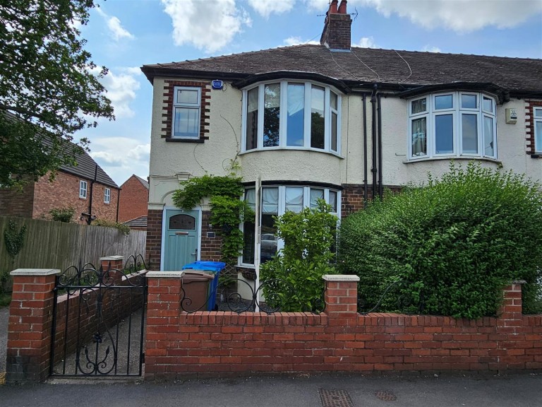 View Full Details for Sunnyside, Scarborough Road, Driffield, YO25 5HD