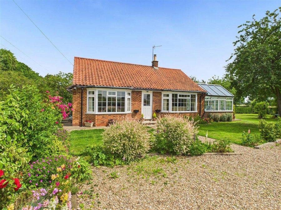 Images for Little Fountain Cottage, Wilfholme Road, Watton, Driffield, YO25 9HZ