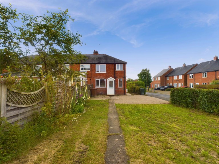 View Full Details for 44, Maudon Avenue, Pickering, North Yorkshire, YO18 7EJ