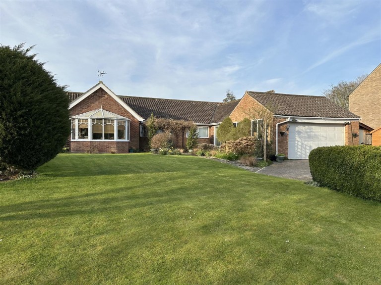 View Full Details for 41 The Green, Lund, Driffield, YO25 9TE