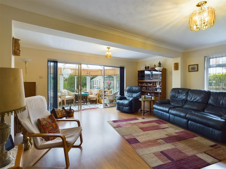 View Full Details for 41 The Green, Lund, Driffield, YO25 9TE