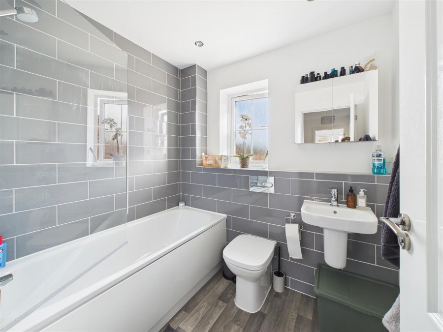 Images for 4 Welbourn Gardens, Driffield, YO25 5EE