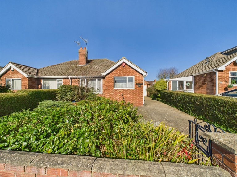 View Full Details for 103 The Mount, Driffield, YO25 5JH