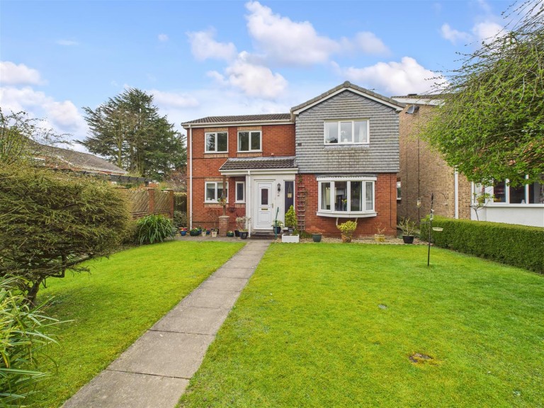 View Full Details for 7 Highwood, Driffield, YO25 5YX