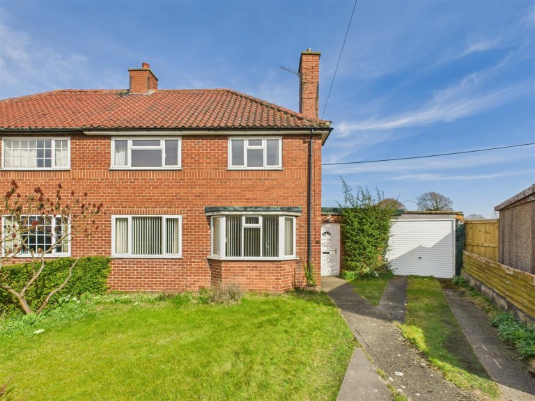 View Full Details for 12 Eastfield, Amotherby, Malton, YO17 6TJ