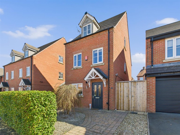 View Full Details for 7 Greengage Close, Malton, YO17 7FP