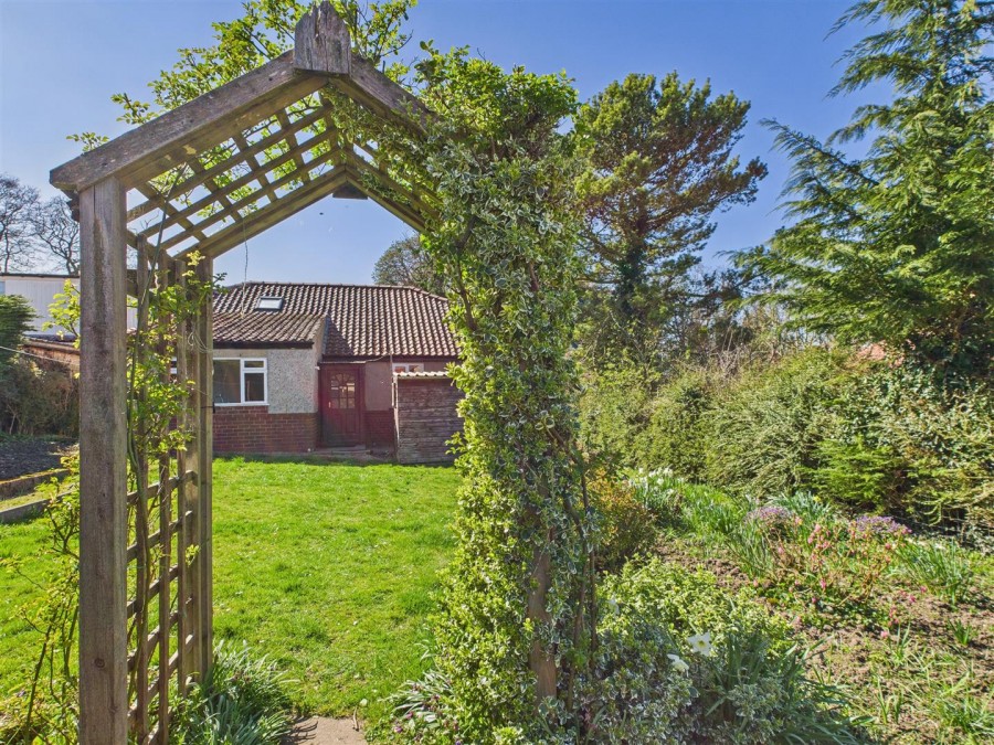 Images for Greenbank, Peaslands Lane, Thornton-Le-Dale, YO18 7QX