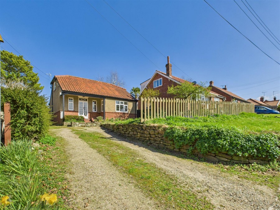 Images for Greenbank, Peaslands Lane, Thornton-Le-Dale, YO18 7QX