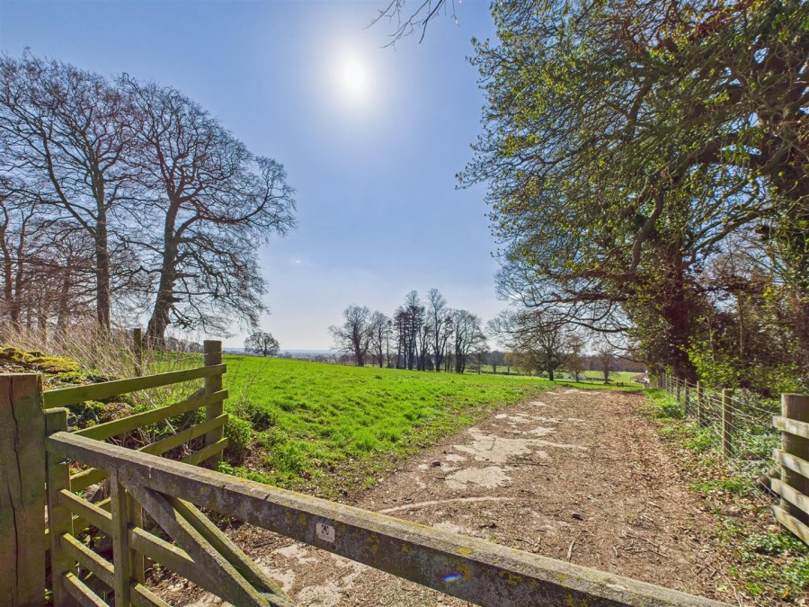 Images for Greenbank, Peaslands Lane, Thornton-Le-Dale, YO18 7QX
