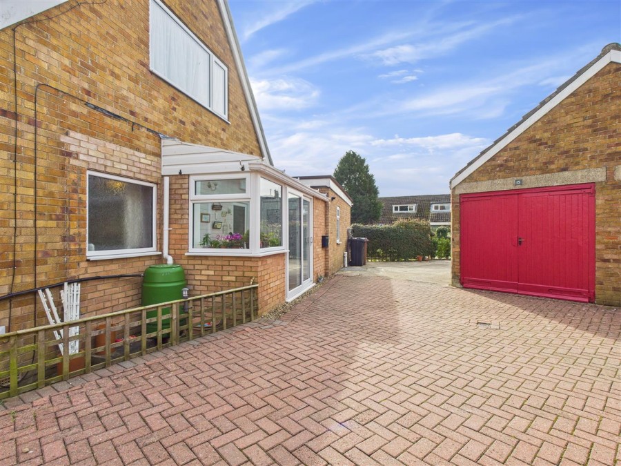 Images for 15 The Rise, Thornton-Le-Dale, Pickering, YO18 7TG