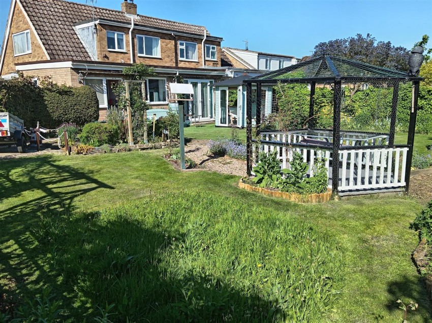 Images for 15 The Rise, Thornton-Le-Dale, Pickering, YO18 7TG