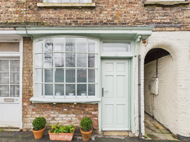View Full Details for 10 Old Maltongate, Malton, YO17 7EG