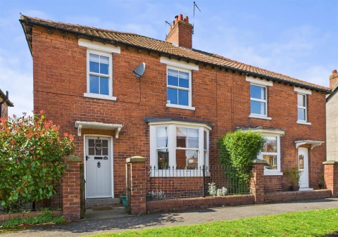 16 Park Grove, Norton, Malton, YO17 9ED