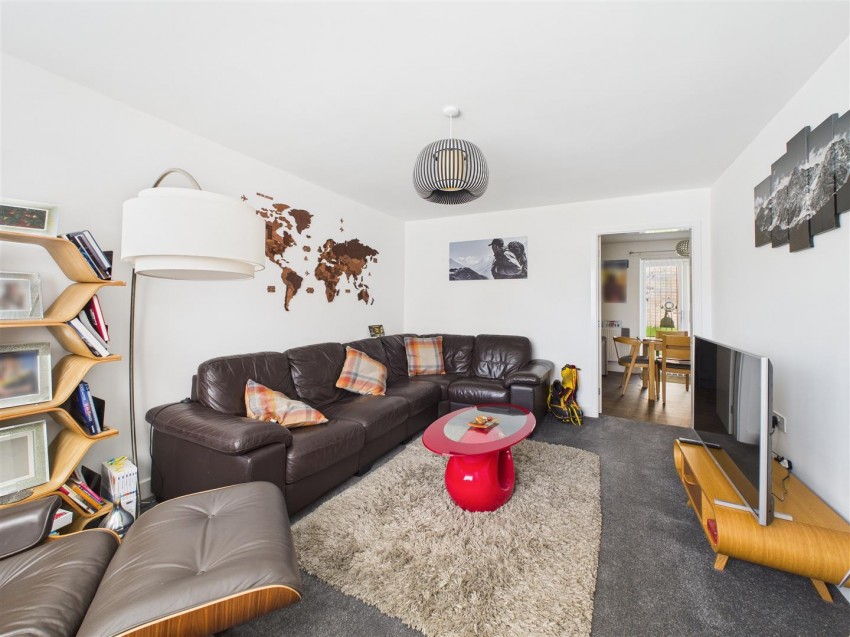 Images for 4 Woodmansey Garth, Driffield, YO25 5GF