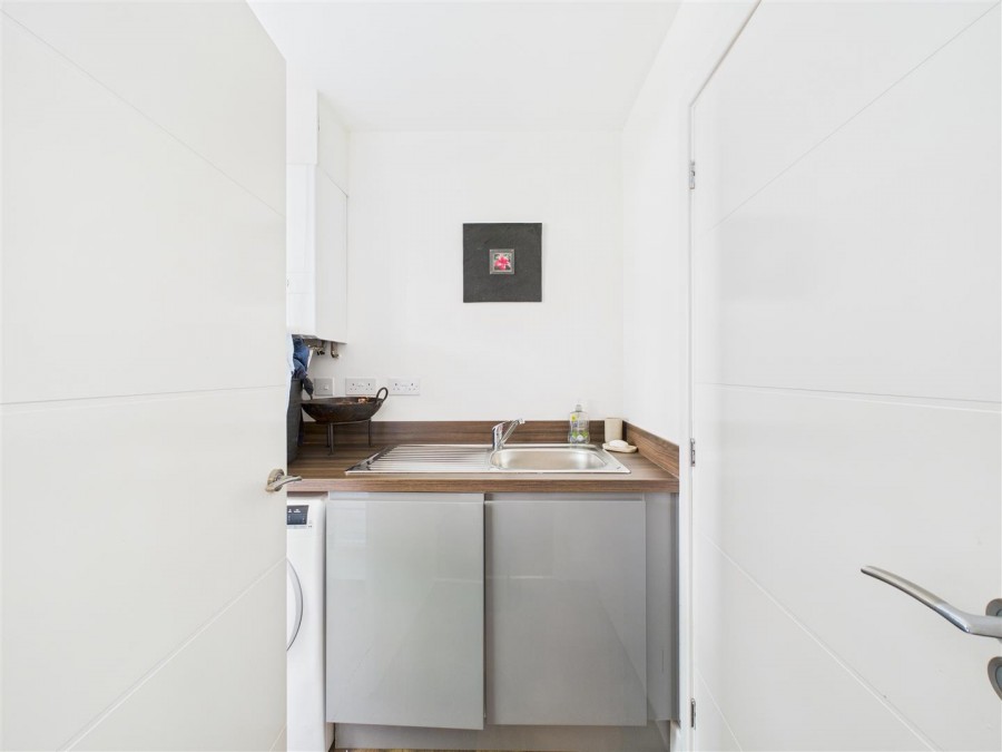 Images for 4 Woodmansey Garth, Driffield, YO25 5GF