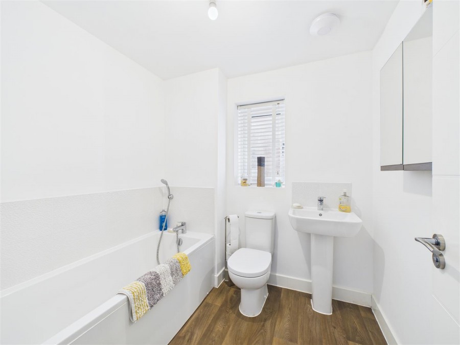 Images for 4 Woodmansey Garth, Driffield, YO25 5GF