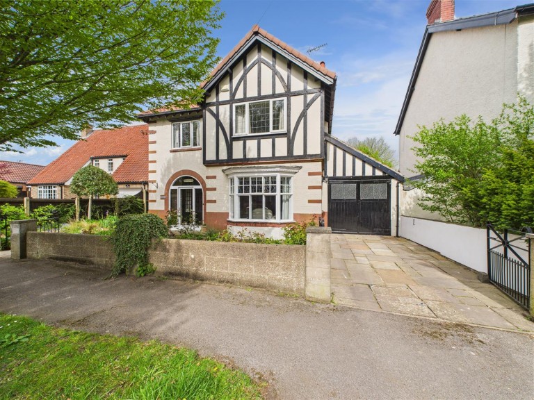 View Full Details for 8 The Avenue, Driffield, YO25 5HS