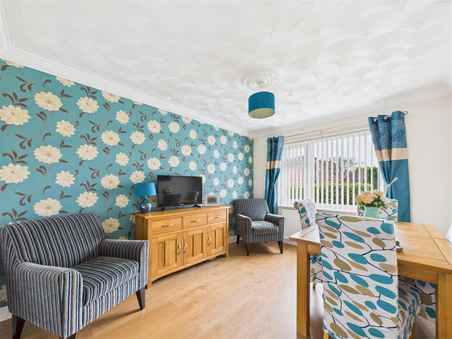 Images for 27 Nightingale Lane, Scarborough