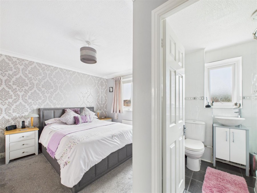 Images for 27 Nightingale Lane, Scarborough