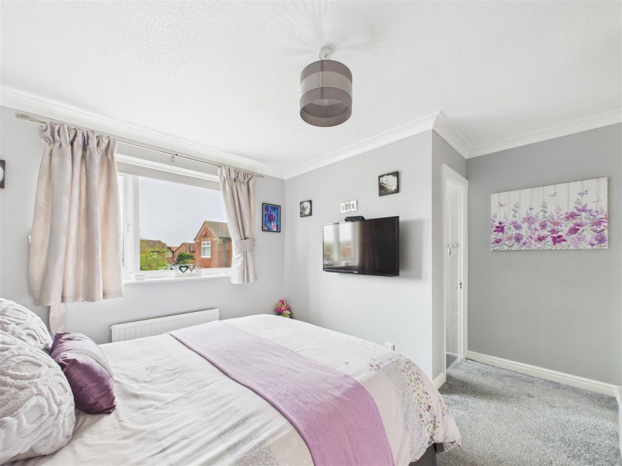 Images for 27 Nightingale Lane, Scarborough