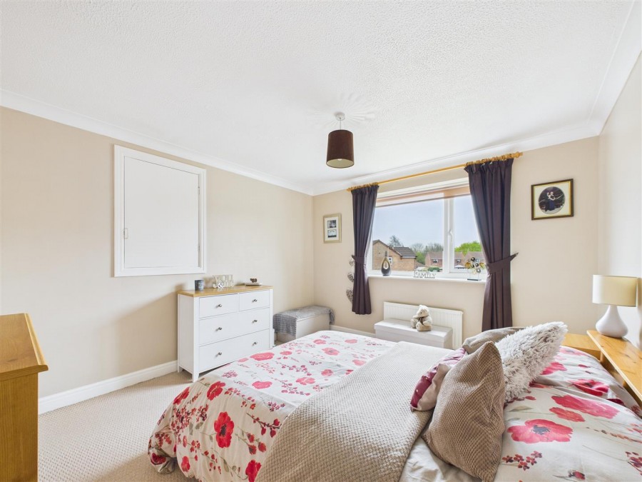 Images for 27 Nightingale Lane, Scarborough