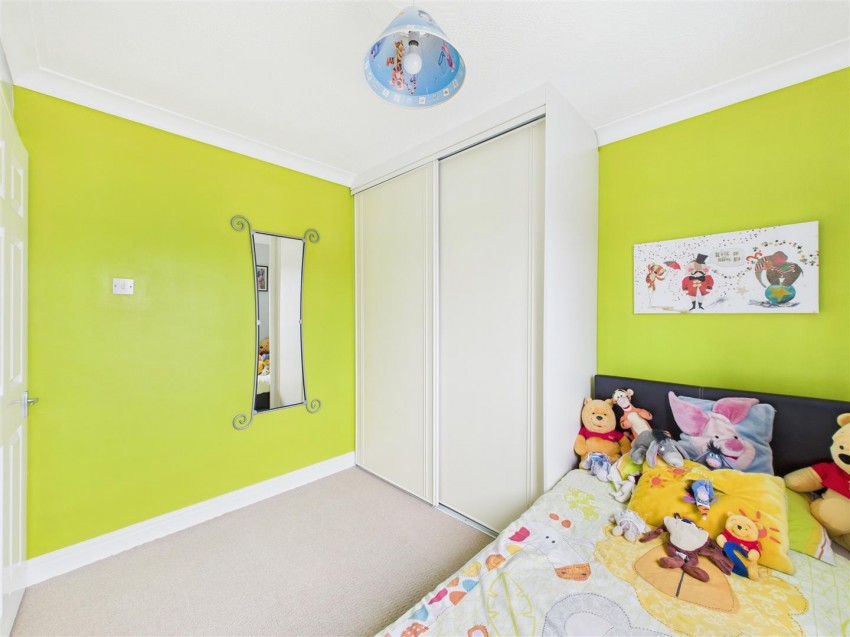 Images for 27 Nightingale Lane, Scarborough