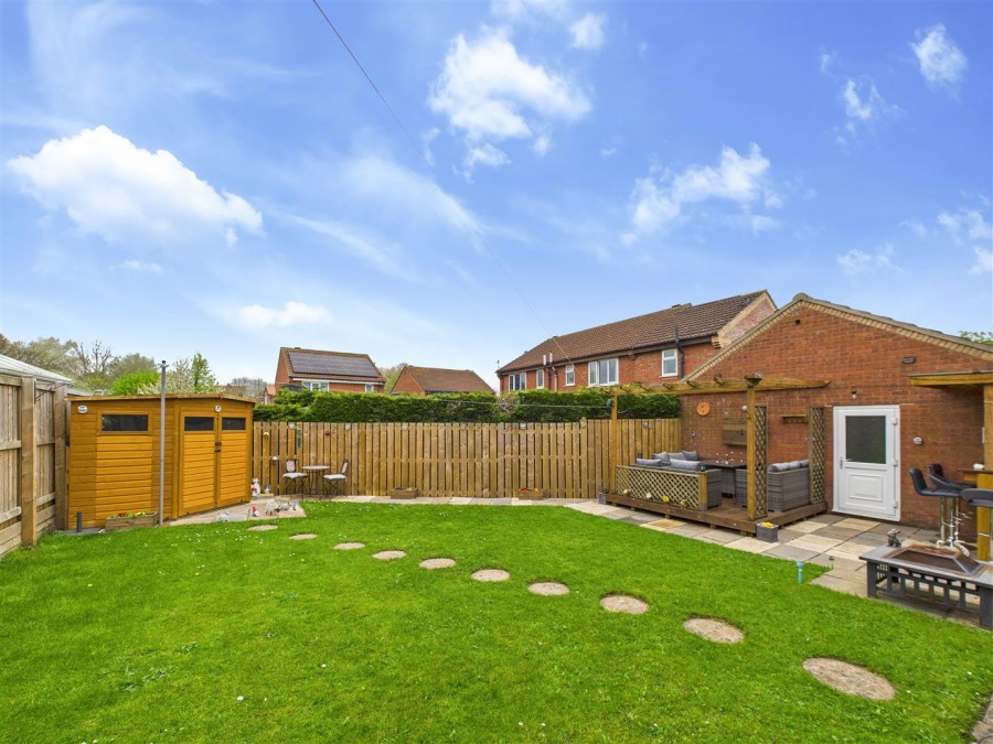 Images for 27 Nightingale Lane, Scarborough