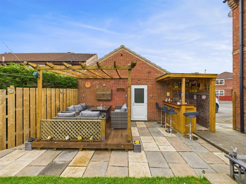Images for 27 Nightingale Lane, Scarborough