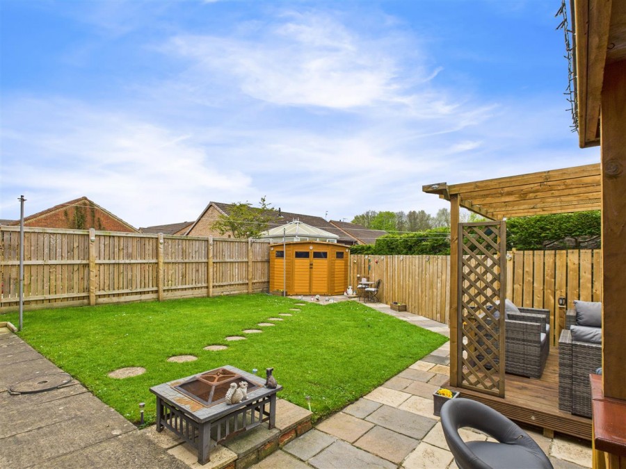 Images for 27 Nightingale Lane, Scarborough