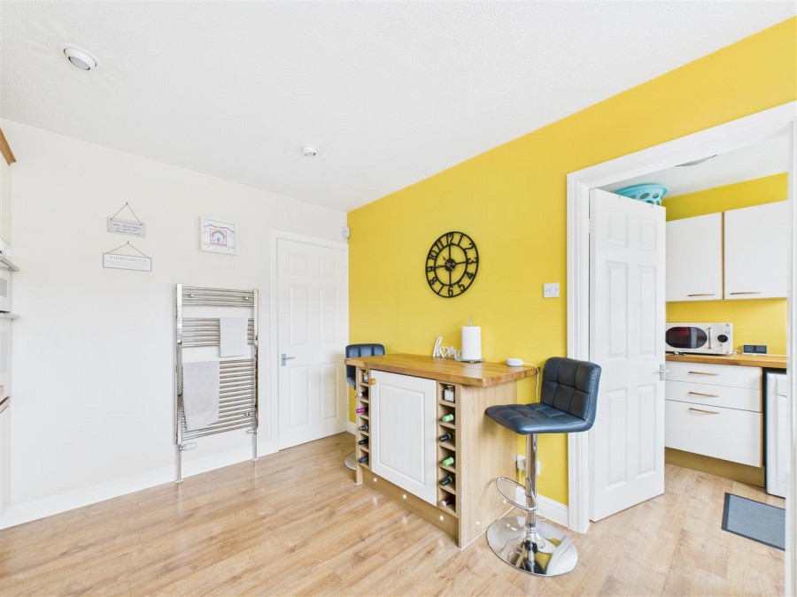 Images for 27 Nightingale Lane, Scarborough