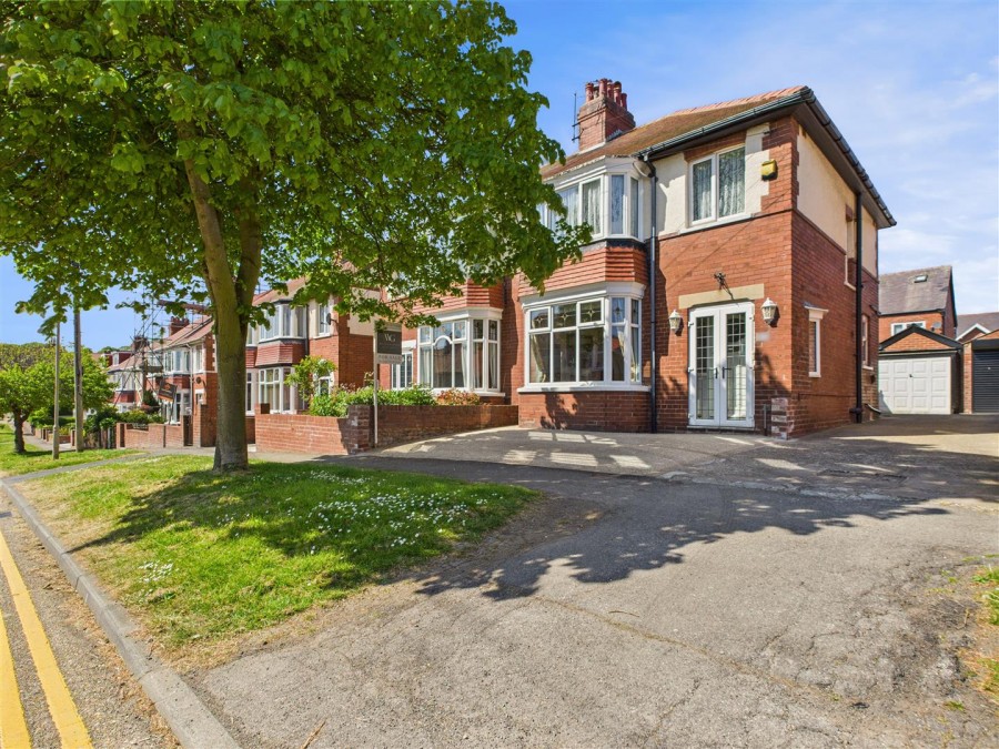 Images for 22 Peasholm Crescent, Scarborough, YO12 7QX