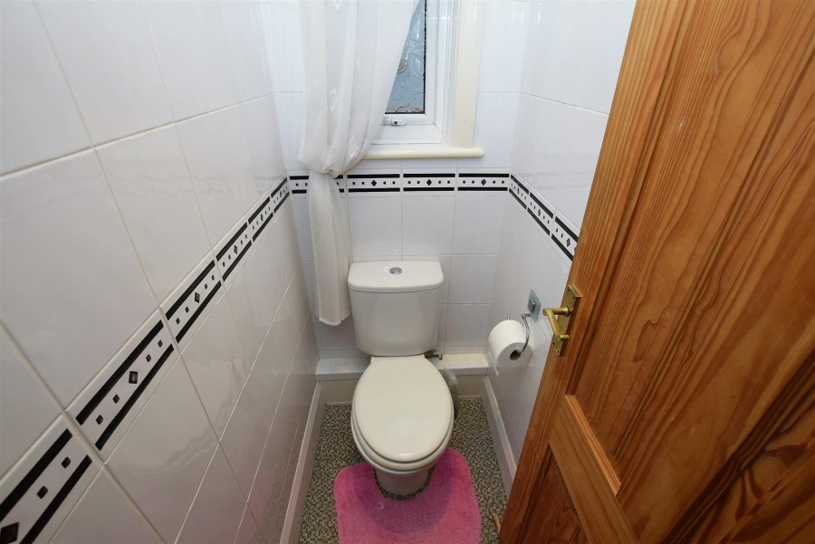 Images for 22 Peasholm Crescent, Scarborough, YO12 7QX