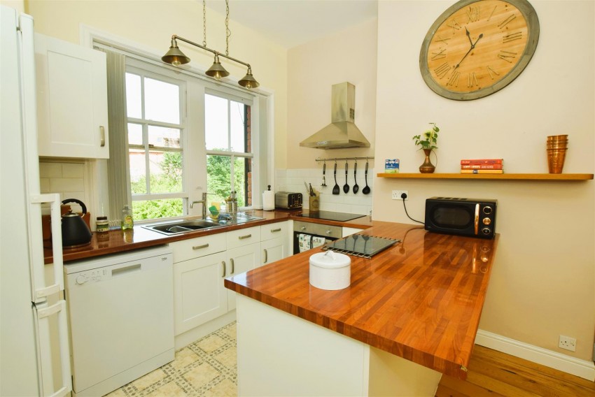 Images for 8 Esplanade Crescent, Scarborough, YO11 2XB