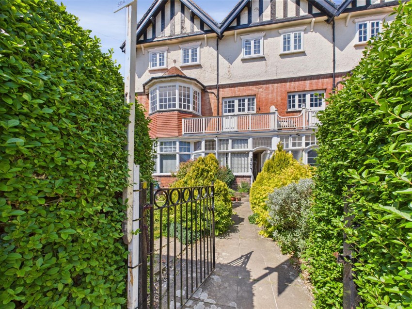 Images for 8 Esplanade Crescent, Scarborough, YO11 2XB