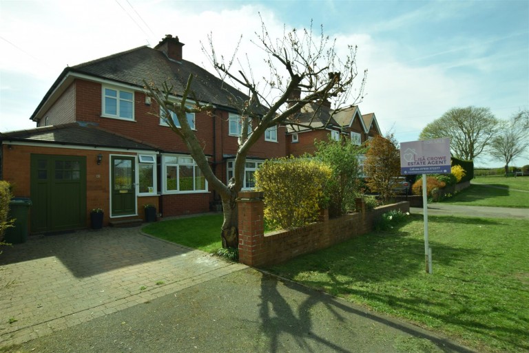 View Full Details for 61 Hackness Road, Scalby, Scarborough YO12 5SD